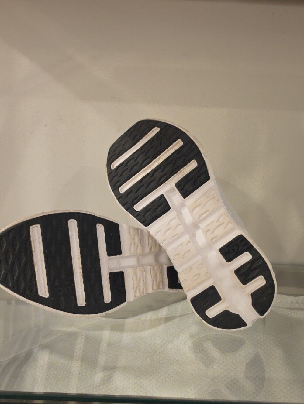 OC womens running Cloudtilt Sneakers in White/Black Size 7.5" new without box - Picture 7 of 11